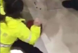 网友爆料坠楼视频真实图片,坠楼事件惊心动魄，现场图片曝光令人揪心
